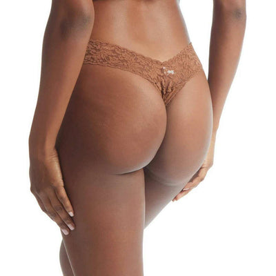 hanky-panky-brown-signature-lace-low-rise-thong-34428552