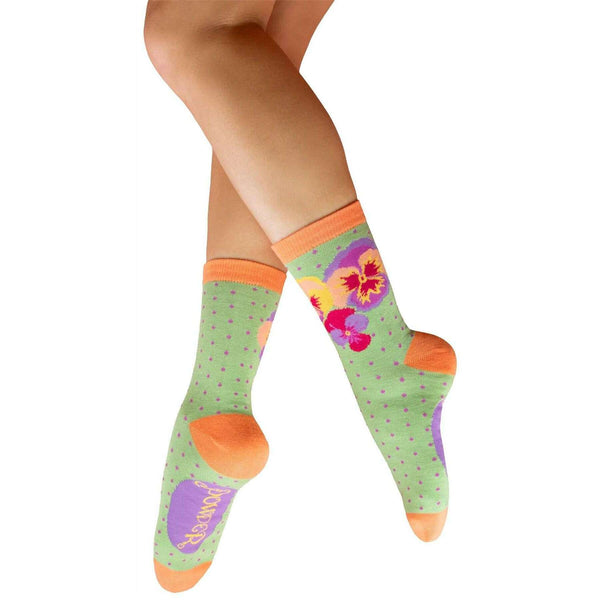powder-green-spring-pansies-ankle-socks-35502670