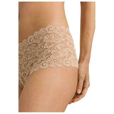 hanro-beige-moments-lace-panty-35927831