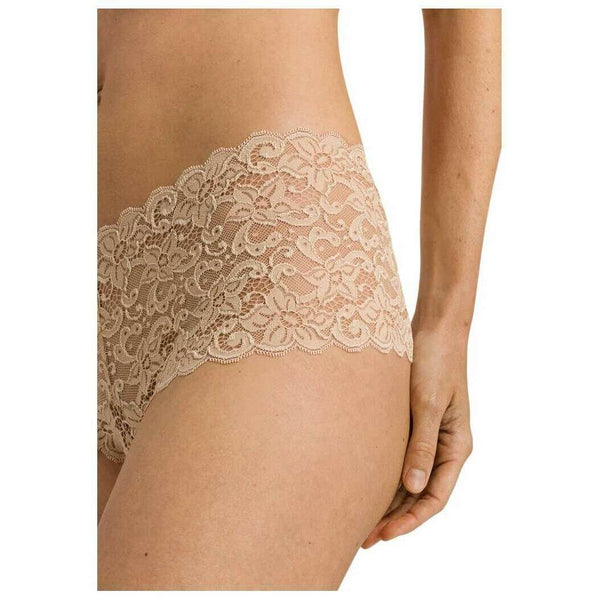 hanro-beige-moments-lace-panty-35927831