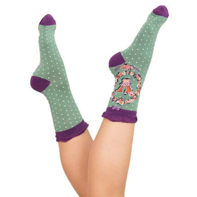 powder-green-letter-v-ankle-socks-34433692