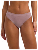 Falke Pink Daily Seamless Thong
