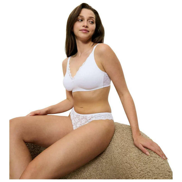 Triumph White Amourette Hipster String