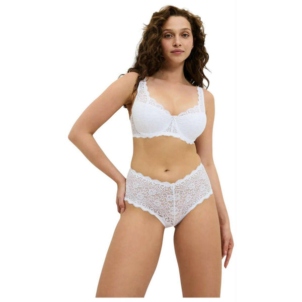 Triumph White Amourette Wired Padded Lace Bra