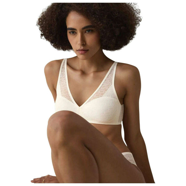 Triumph White Signature Sheer Non Wired Bra